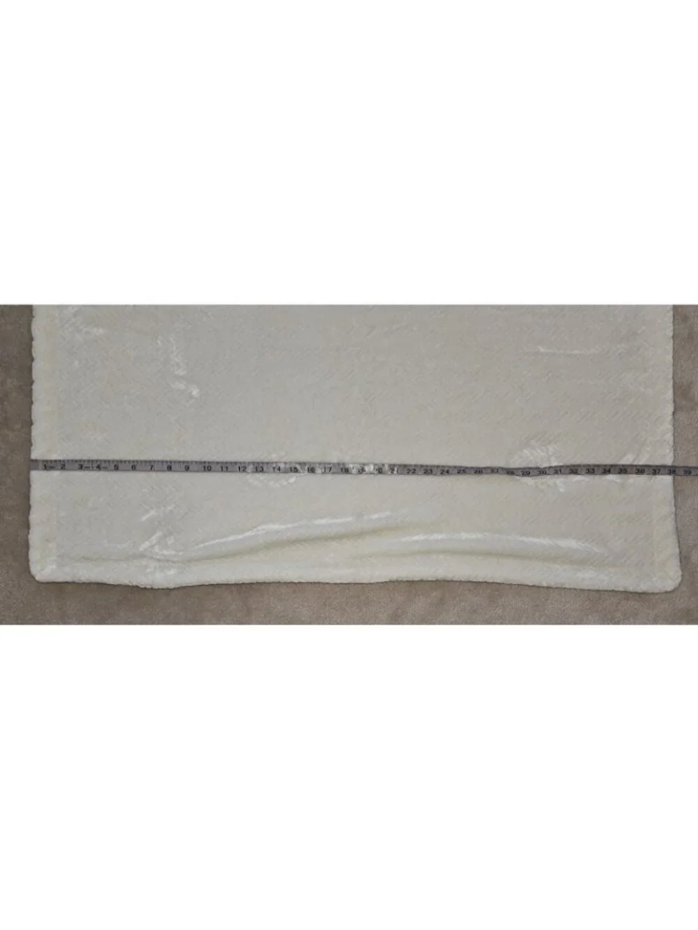 Petit Monde Solid White Embossed Chevron Baby Blanket Fleece Sherpa Soft 30x38